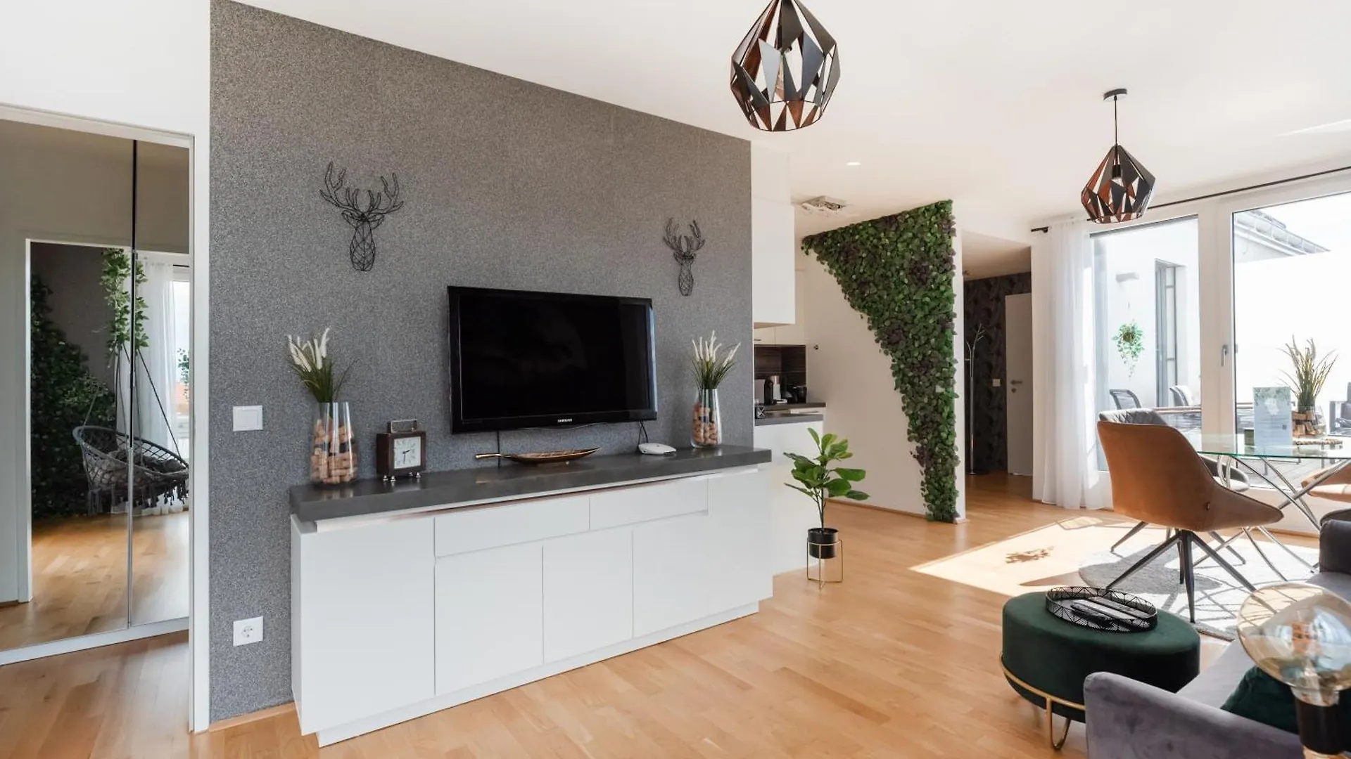 Apartment Mit Traumhafter Dachterrasse & Weitblick Βιέννη