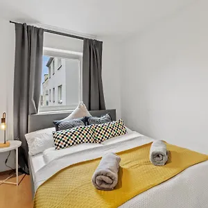 Apartment Perfect Location, 2 Min To Main Station, Long Term, Wien